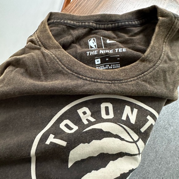 Nike men’s Long Sleeve Raptor tee - Picture 3 of 4